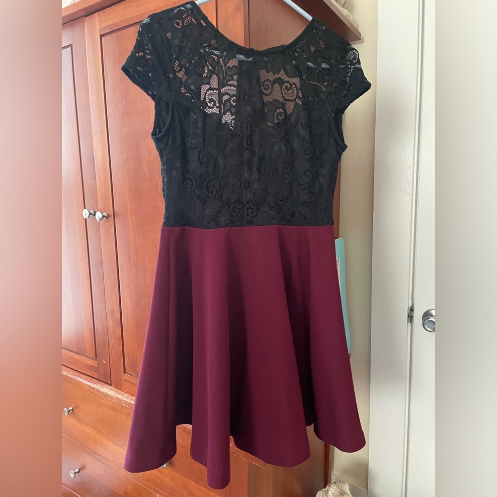 Gorgeous black lace & wine color dress, size juniors 9/10